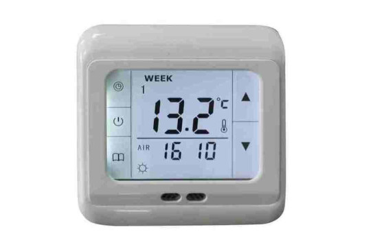 Dotykový digitální termostat pro regulaci topných rohoží